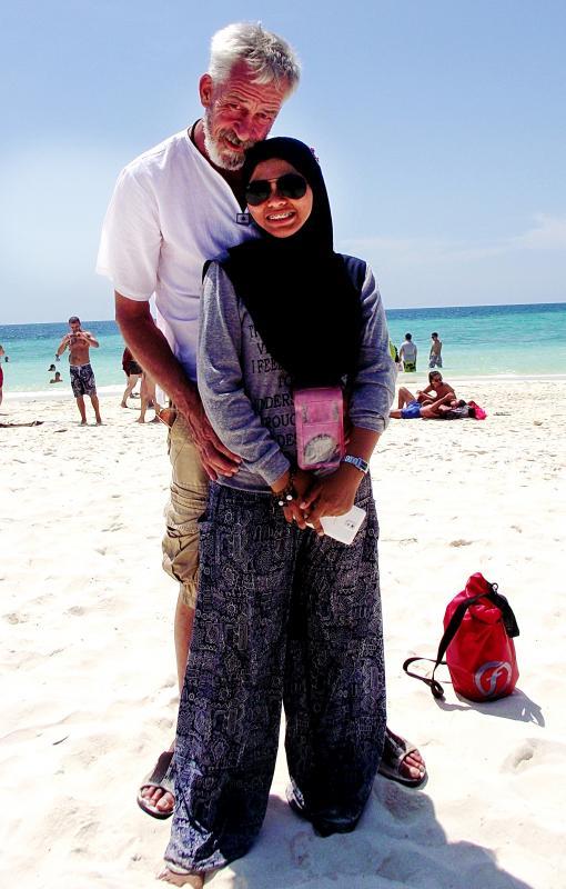 post-147745-0-20747400-1443534475_thumb.