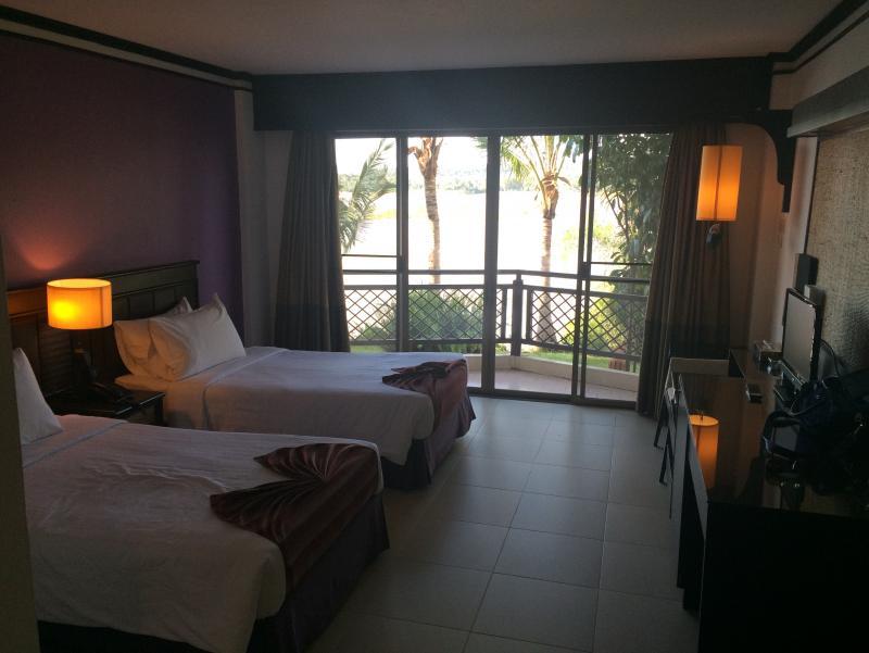 post-19652-0-77550500-1445338351_thumb.j