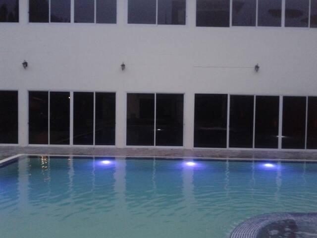 post-68178-0-05728800-1444220390_thumb.j