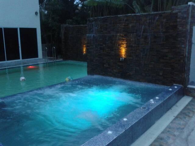 post-68178-0-21901600-1444220165_thumb.j