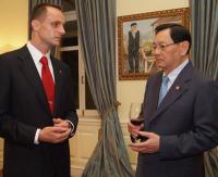 post-6305-0-53151600-1324439875_thumb.jp