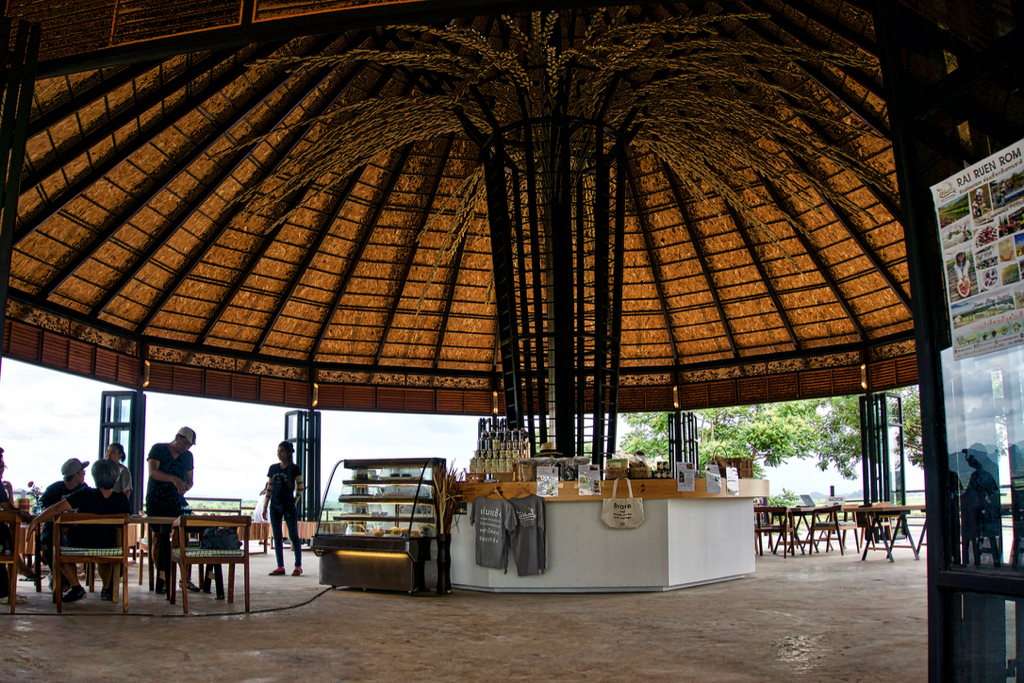 Rai Ruen Rom - 6.jpg