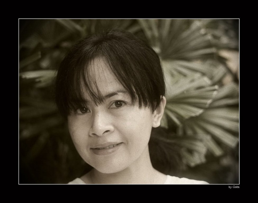 Portrait Nita Aged Faded 100 asa.jpg