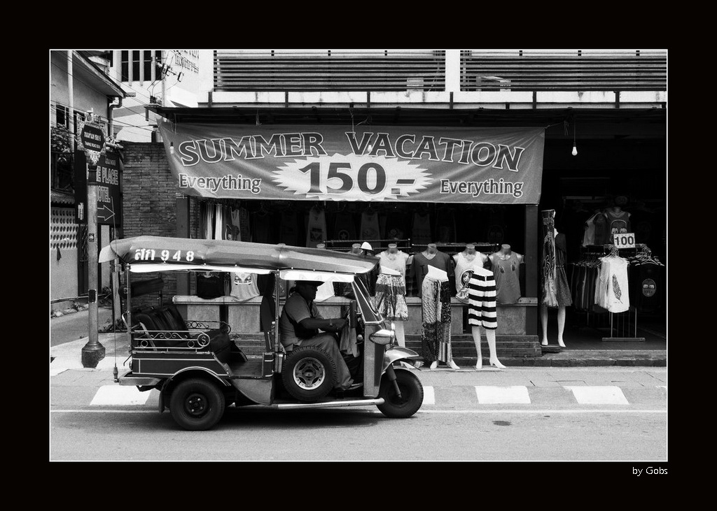 Tuk-Tuk B&W.jpg