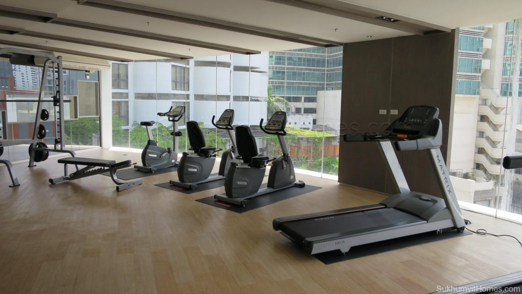 15sukhumvitresidences_fitness.jpg