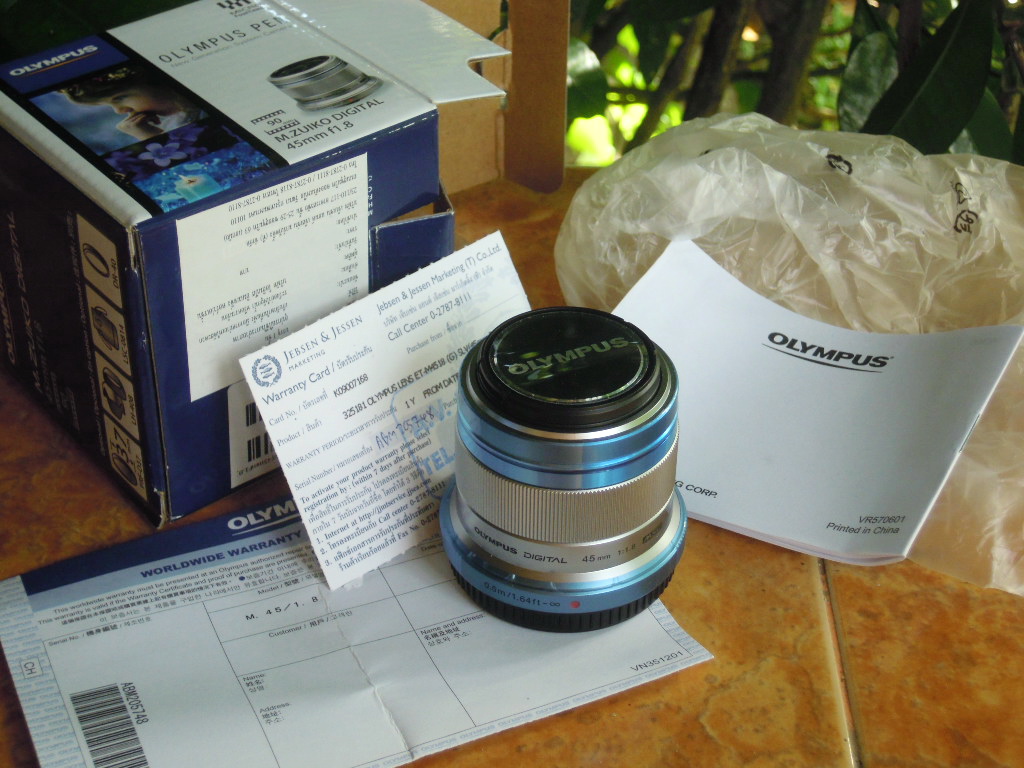Zuiko 45 1.8 New.JPG