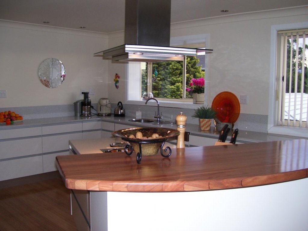 kitchen1small.jpg
