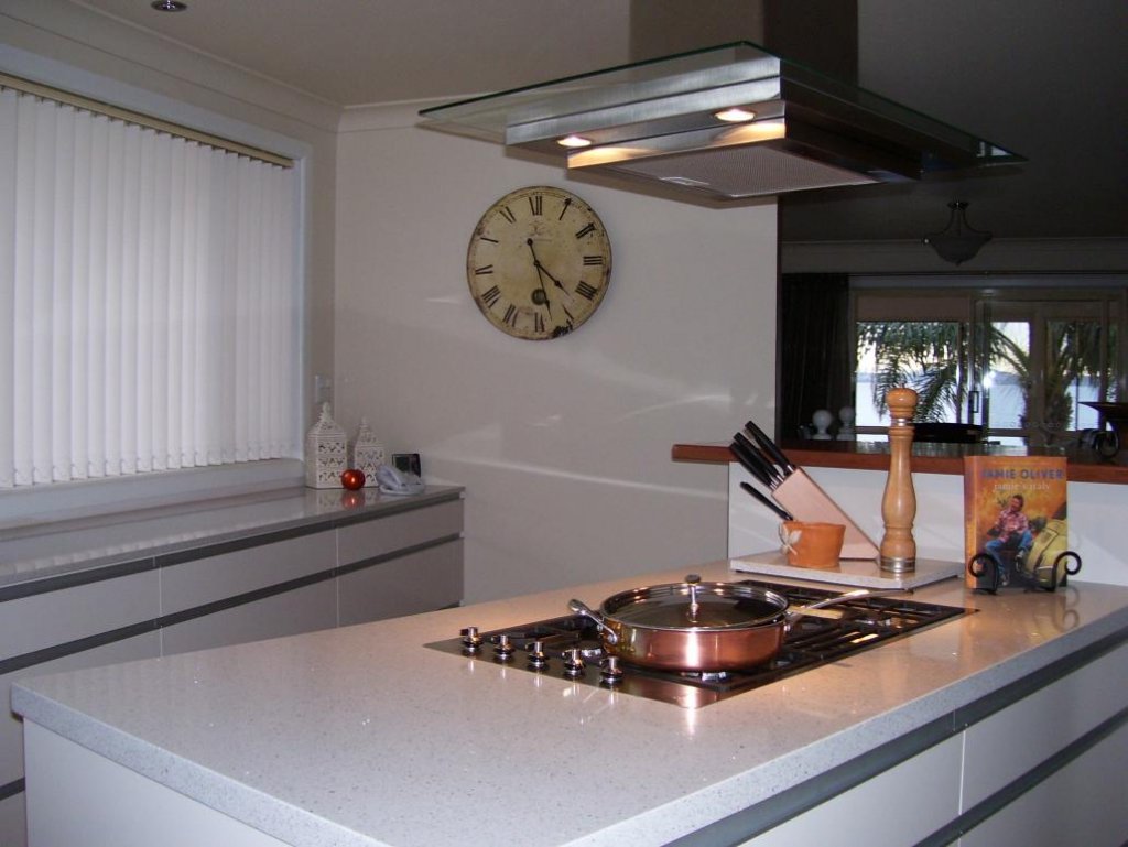 kitchen2small.jpg
