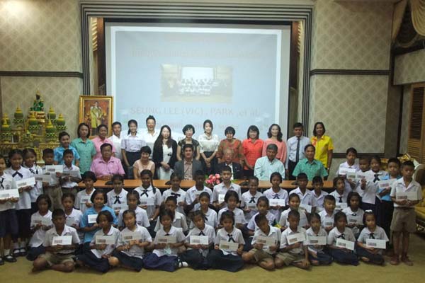 scholarships-funded-hua-hin-students.jpg