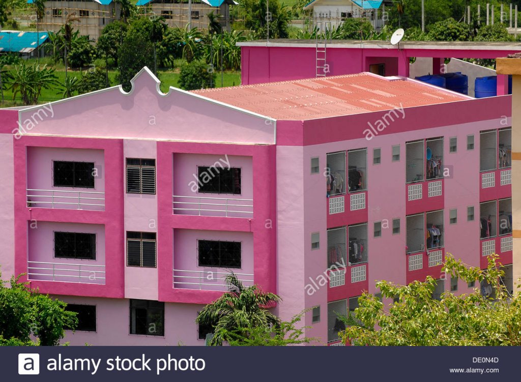 thai-apartment-block-near-bangkok-thailand-DE0N4D.jpg