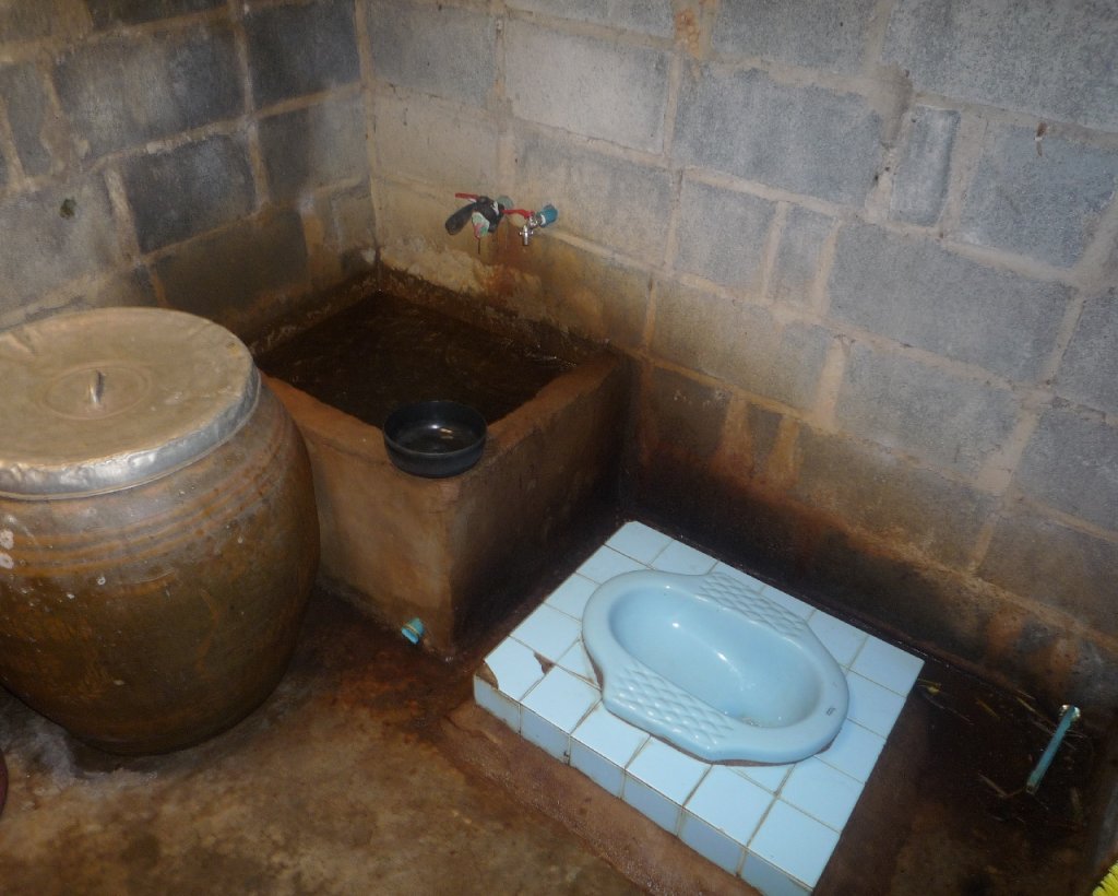 toilet.jpg