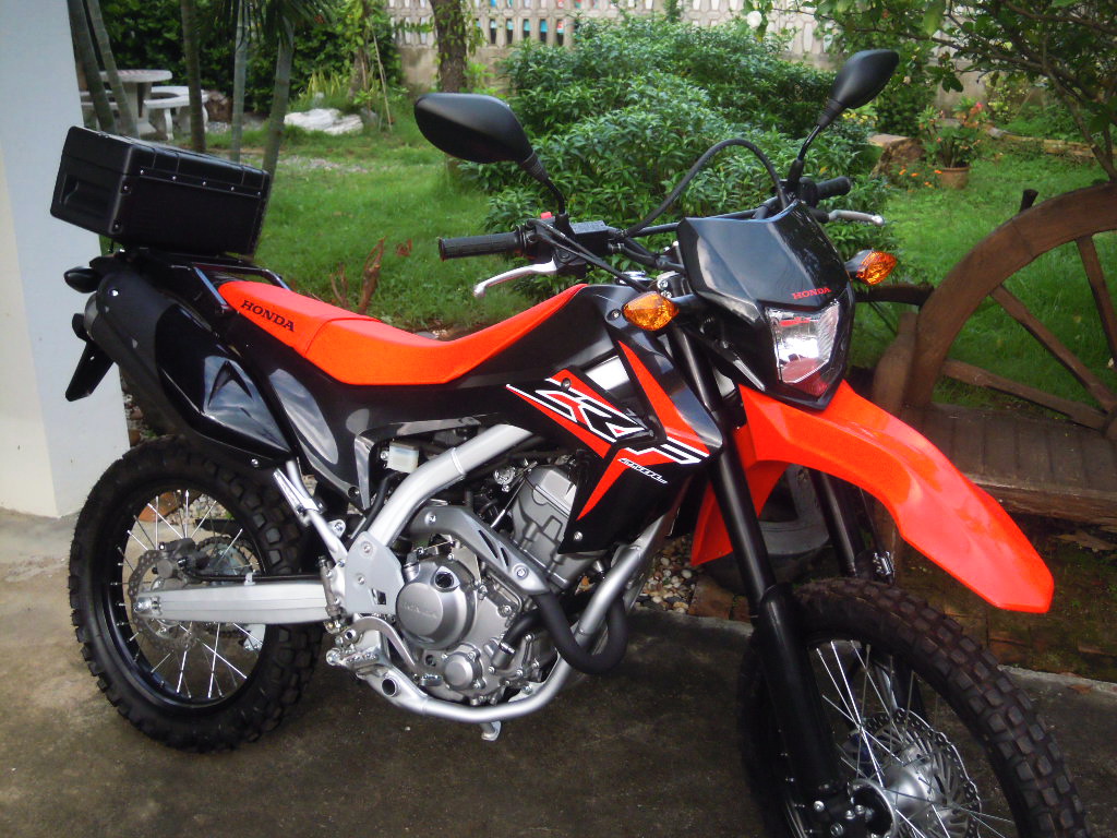 Black tailbox 01.JPG