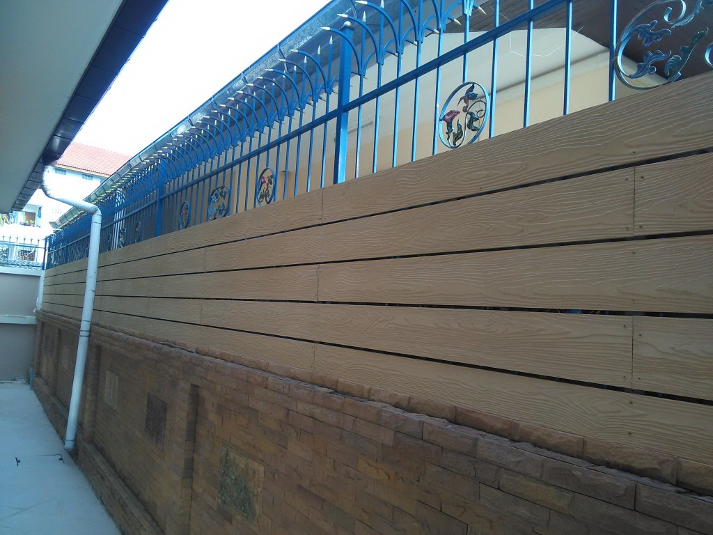 Fence.jpg