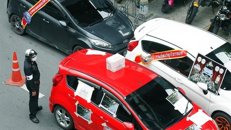 Ford-customer-protest.jpg