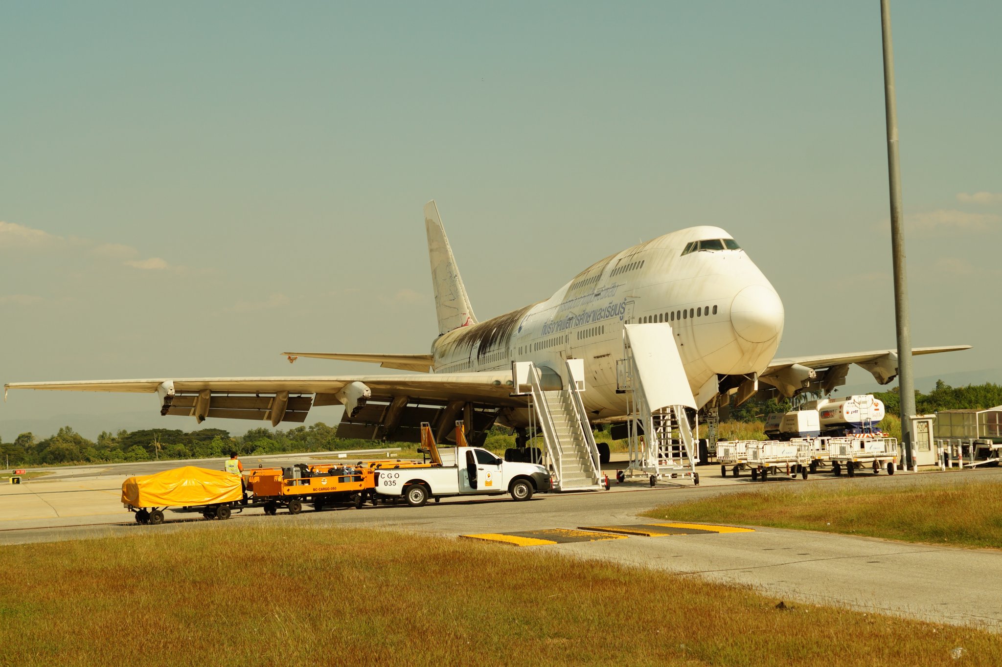 DSC00487.JPG Abandoned Jumbo.JPG