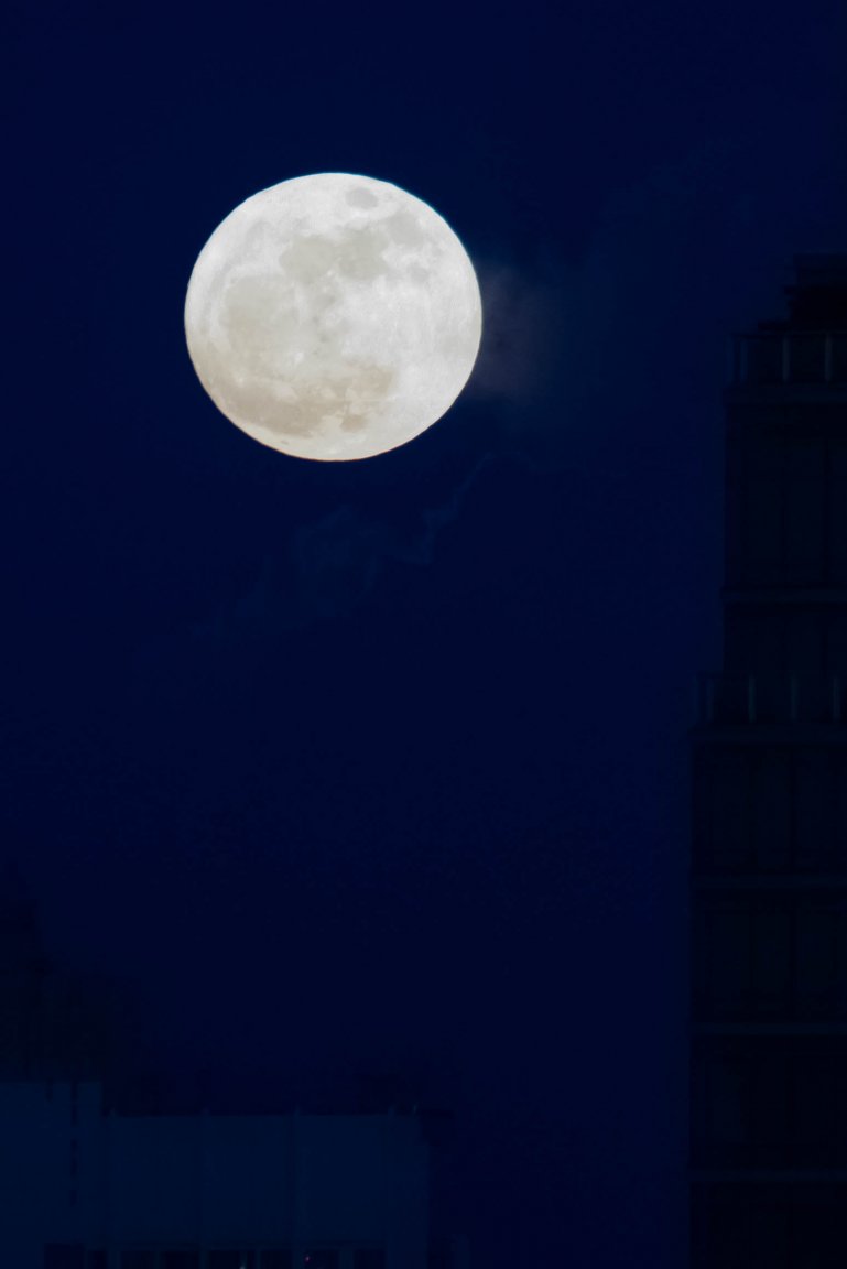 SupMoon_04.jpg