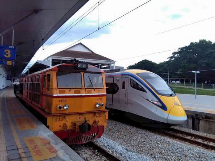 thai-train-and-malaysia-train-02.jpg