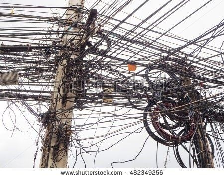 insane cable mess.png