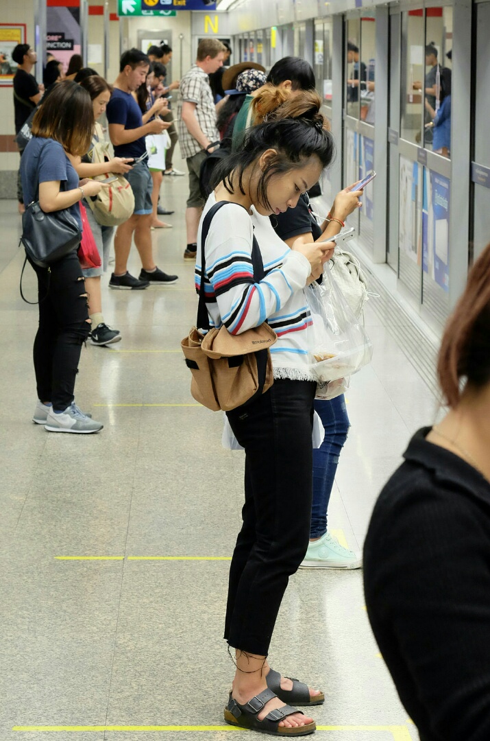 Mobile commuters.JPG