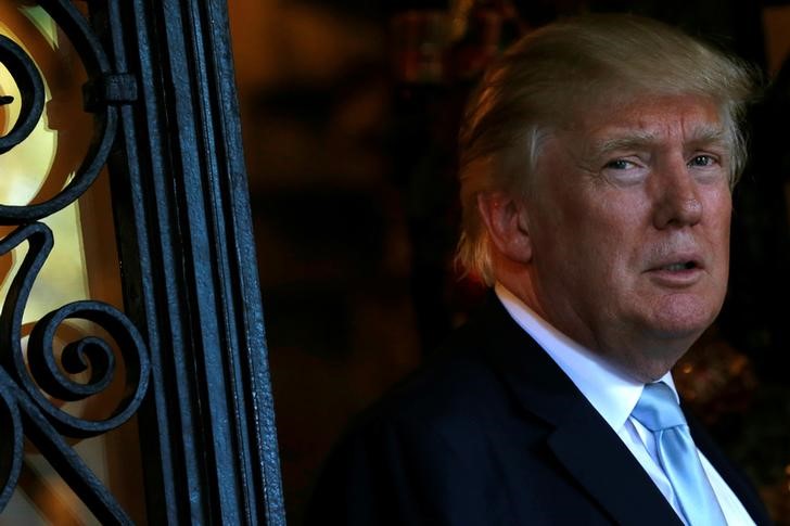 2017-01-09T123807Z_1_LYNXMPED080U2_RTROPTP_3_USA-TRUMP.JPG