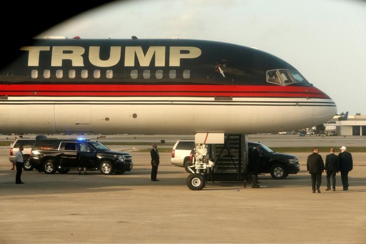 2017-01-10T084948Z_1_LYNXMPED090E0_RTROPTP_3_USA-TRUMP.JPG