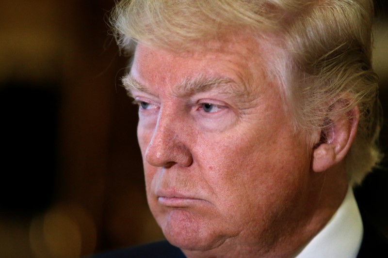 2017-01-11T110305Z_1_LYNXMPED0A0KM_RTROPTP_3_USA-TRUMP.JPG