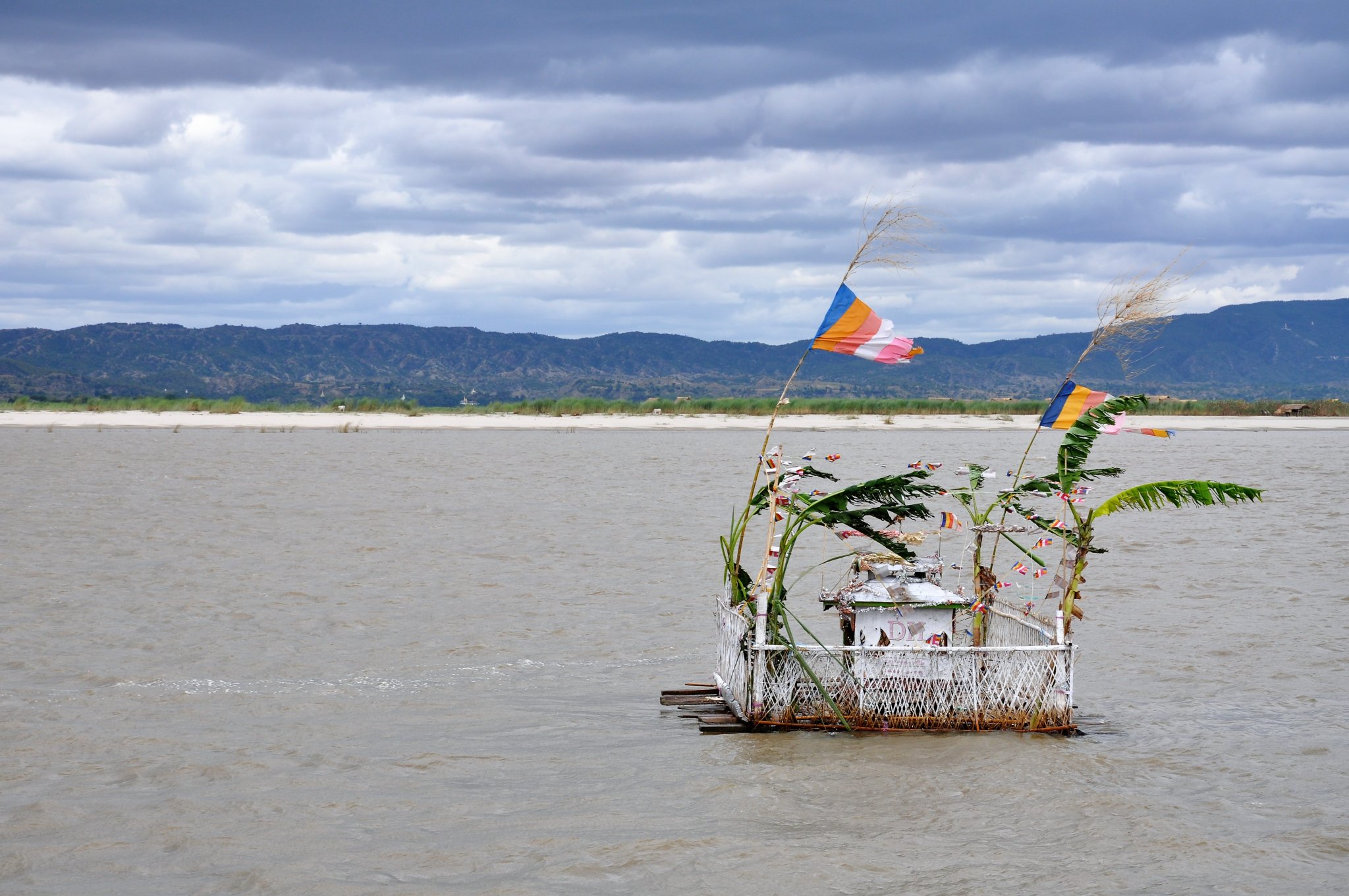 DSC_0657 D10 from Mandalay to Mingun.jpg