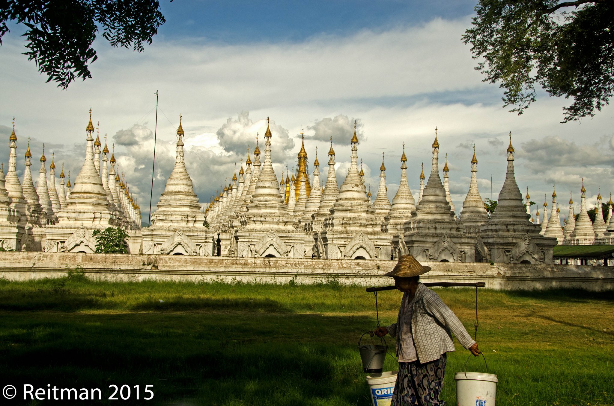 Lady in front of Shwenamdaw Kyaung-2.jpg