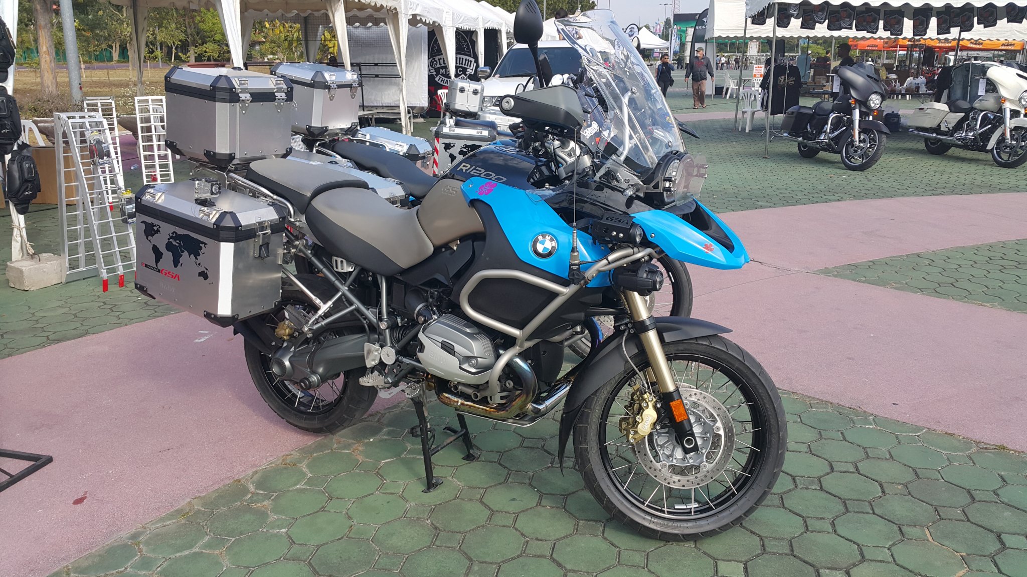 real biker custom bike show 700 year stadium 13 dec 14 0055.jpg