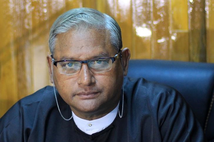 2017-02-01T115556Z_1_LYNXMPED1024G_RTROPTP_3_MYANMAR-LAWYER.JPG