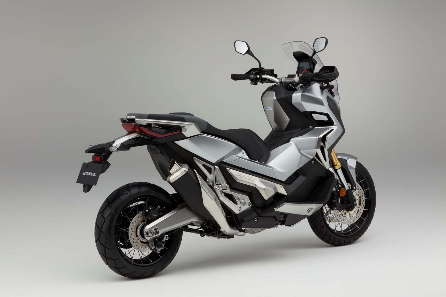 2017-Honda-X-ADV-adventure-scooter-03.jpg