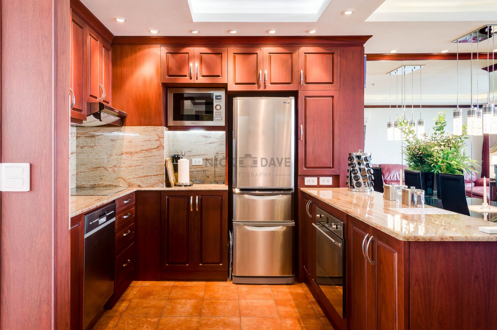 Kitchen 2.jpg