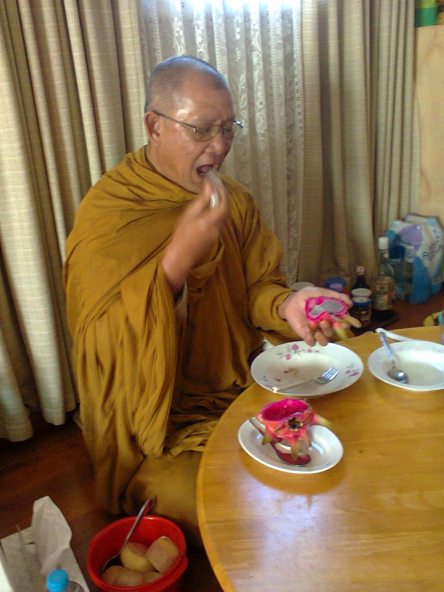 20160606 monk eats.jpg