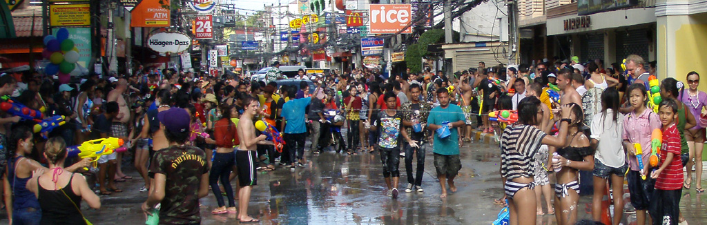 Songkran_Chaweng-Beach_2012_P4130230.jpg