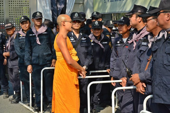 dhammakay-696x464.jpg