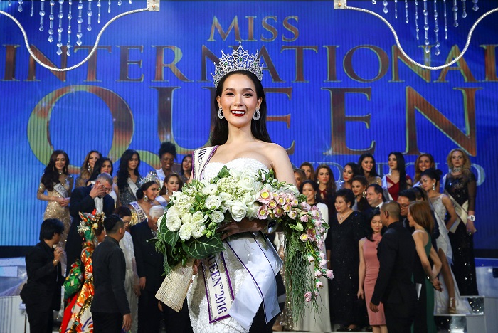 2017-03-10T215524Z_1_LYNXMPED291RK_RTROPTP_4_THAILAND-TRANSGENDER-MISSQUEEN.JPG