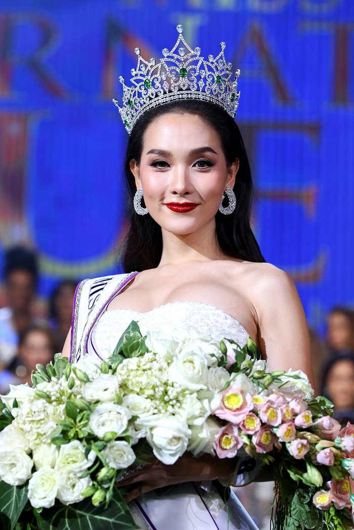 2017-03-10T215524Z_1_LYNXMPED291RS_RTROPTP_4_THAILAND-TRANSGENDER-MISSQUEEN.JPG