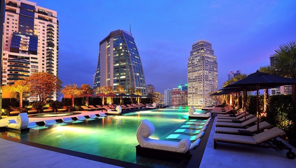 GCPT21 pool night orig.jpg