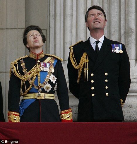 58f6e09ce4ce3_princessanne.jpg.005cbd398dfd7c2f37941c5e0ffaab22.jpg