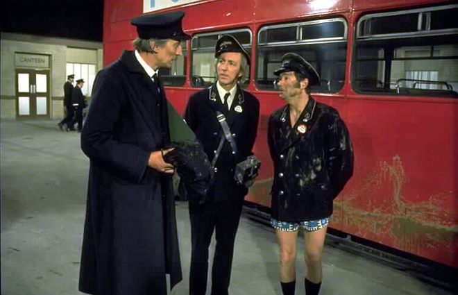 on-the-buses1.jpg.8b4ea9e57e3e7c3bef6a9e62a970545f.jpg