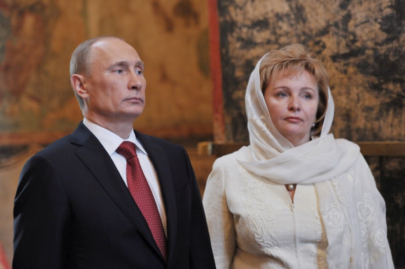 2017-05-19T084716Z_1_LYNXNPED4I0G5_RTROPTP_3_RUSSIA-PUTIN-FOUNDATION.JPG