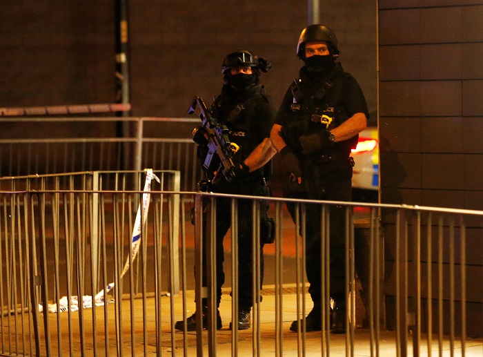 2017-05-23T001115Z_1_LYNXMPED4M00R_RTROPTP_4_BRITAIN-SECURITY-MANCHESTER.JPG