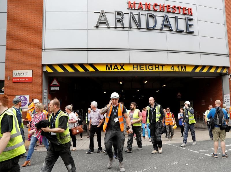 2017-05-23T104247Z_1_LYNXMPED4M0U1_RTROPTP_3_BRITAIN-SECURITY-MANCHESTER.JPG