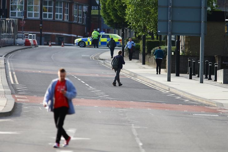 2017-05-23T112332Z_1_LYNXMPED4M0X5_RTROPTP_3_BRITAIN-SECURITY-MANCHESTER.JPG