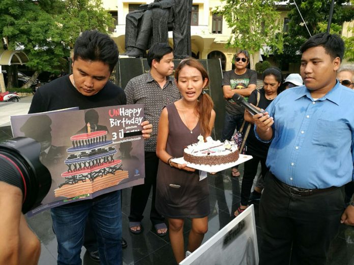 3rdanniversarycoup-696x522.jpg