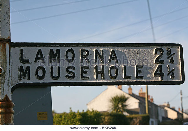 signpost-to-lamorna-and-mousehole-in-cornwall-bkb24k.jpg.6ad13b2a2653c01d43873419b223b0fe.jpg