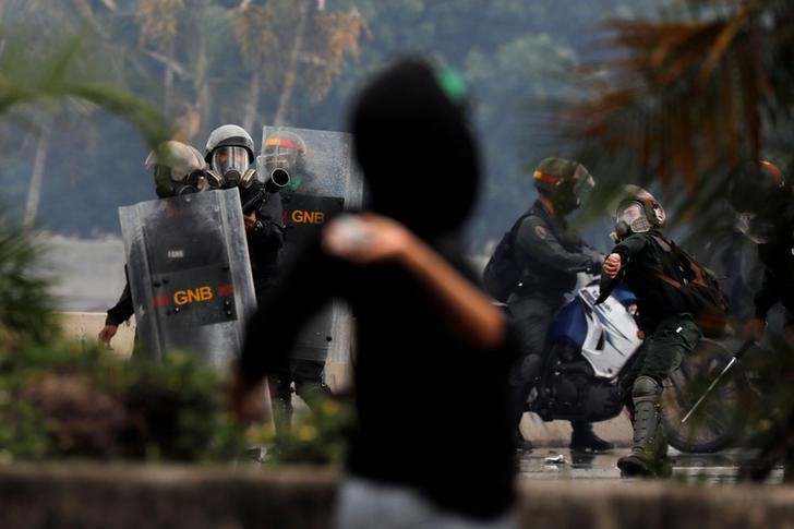 2017-06-21T100307Z_1_LYNXMPED5K0O9_RTROPTP_3_VENEZUELA-POLITICS.JPG