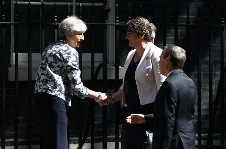 2017-06-26T102827Z_1_LYNXMPED5P0ME_RTROPTP_3_BRITAIN-POLITICS-MAY.JPG