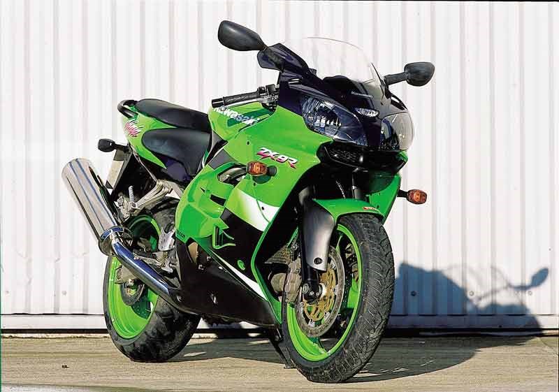 144913@Kawasaki-ZX-9R.jpg.1a64cae4ee44bad16eeb6b5f69c5af45.jpg