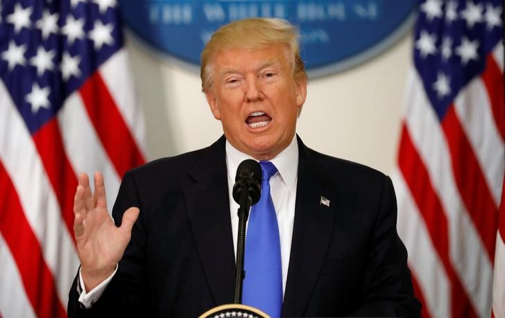 2017-07-20T100333Z_1_LYNXMPED6J0ME_RTROPTP_3_USA-TRUMP-VOTE.JPG